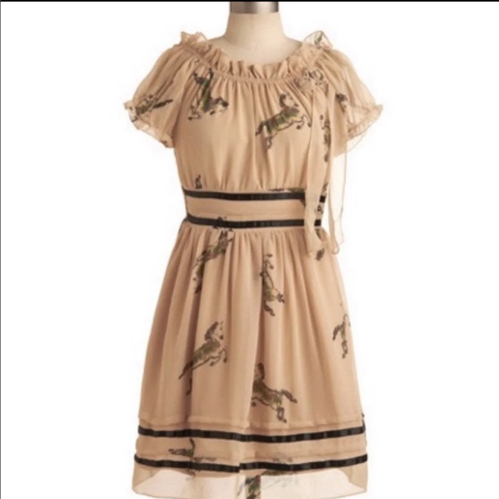 ModCloth Isy & Peeps carousel Horesplay